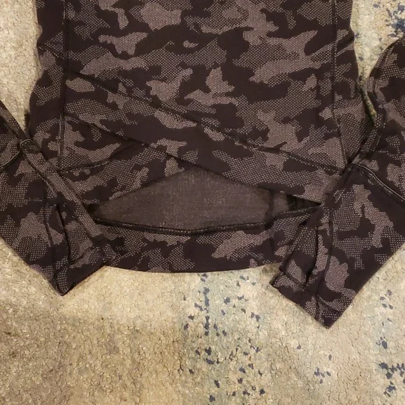 Lululemon Long Sleeve Top - Picture 3 of 5